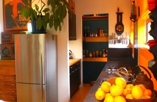 Raumati South House | Spacious! Modern! Funky! Relax in retro style! Walk to beach & 2 cute villages!