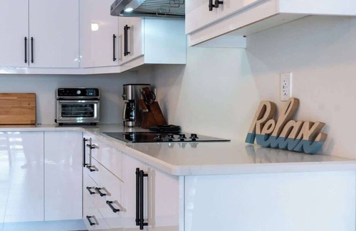 Severn House | Spacious Modern Orillia Family Retreat