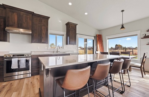Nampa House | Spacious Modern Private Alpaca Farm Experience