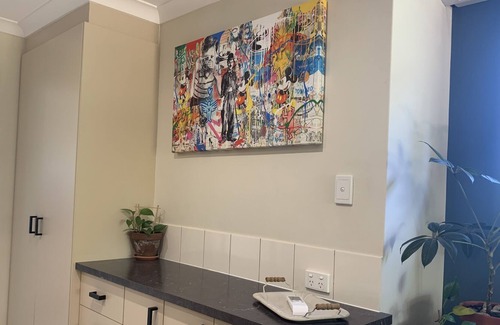 Morley House | Spacious, Modern & Private 3x2, A/C, 15 Mins to City, Airport & Beach