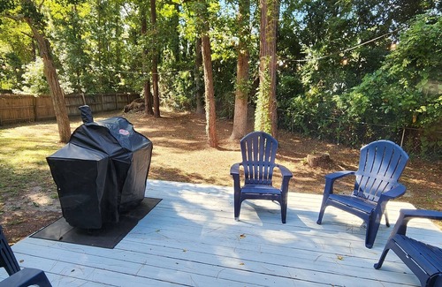 Savannah House | Spacious, Modern, Retreat 4BD, 3BA, inbetween downtown Savannah and Tybee Island