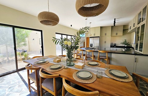 Tapalpa House | Spacious Modern/Ruatic 4-bedroom house in tranquil Tapalpa.