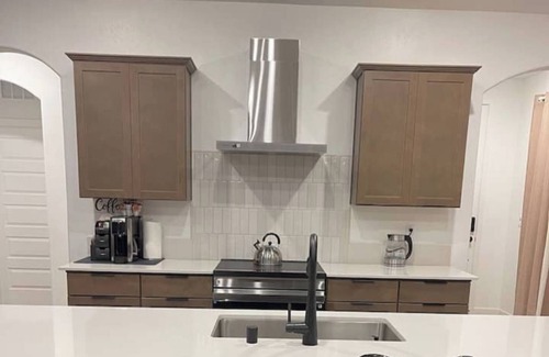 Pumpkin Center Apartment | Spacious Modern Snuggle