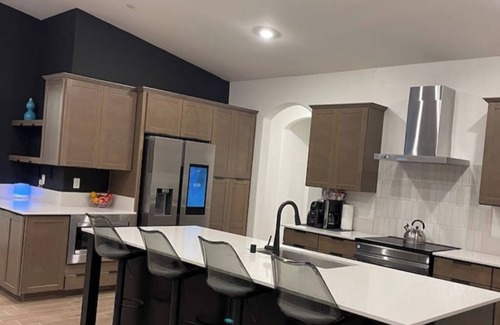 Pumpkin Center Apartment | Spacious Modern Snuggle