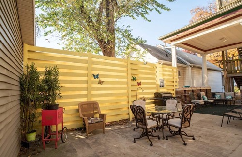 Bloomington House | Spacious Modern Victorian: 3BR Main Unit