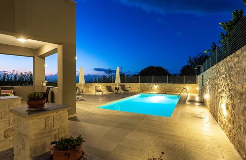 Skouloufia Villa | Spacious Modern Villa with Pool and Amazing View!