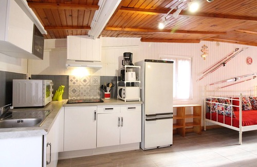 Mont-Dore Apartment | Spacious Mont-Dore Apartment for 10 with WiFi, Garden, and Special Spa Rates
