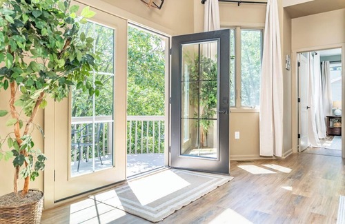 McGaheysville Cabin | Spacious Mountain Escape- Unplug, Unwind, and Reconnect in Tranquil Surroundings