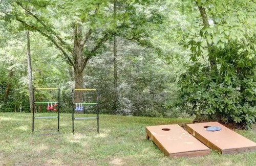 Blairsville Cabin | Spacious Mountain Cabin, Stellar Location!