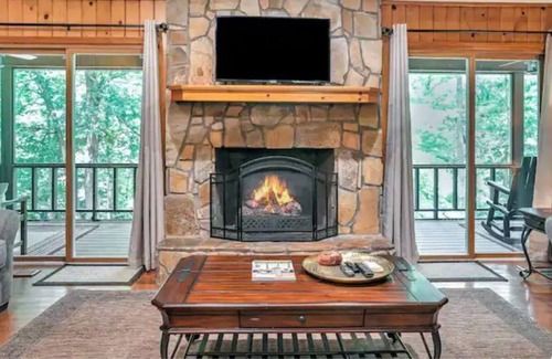 Blairsville Cabin | Spacious Mountain Cabin, Stellar Location!