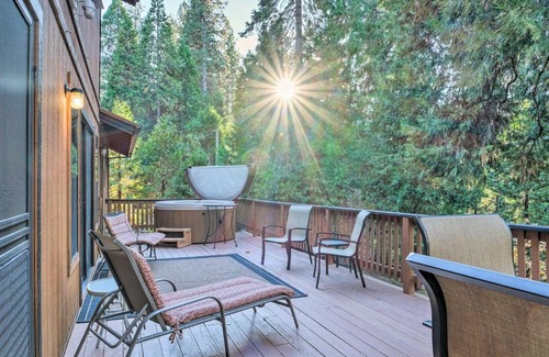 Altaville House | Spacious Mountain House - hot tub, movie, game room, wifi, wfh setup