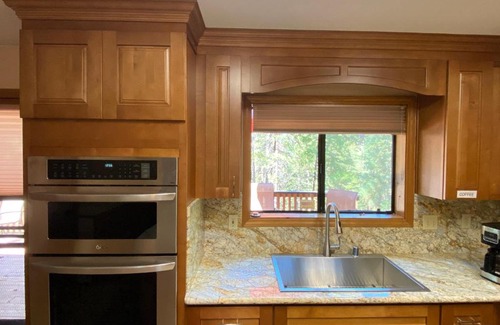 Altaville House | Spacious Mountain House - hot tub, movie, game room, wifi, wfh setup