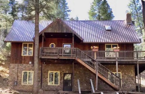 Ruidoso House | Spacious Mountain Lodge-Style Home