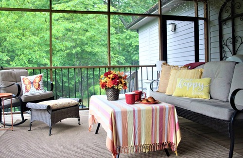 Blacksburg House | Spacious mountain retreat in Blacksburg with panoramic views and close to VT.
