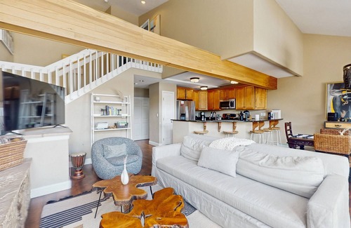 Edwards Condo | Spacious mountain retreat minutes from Beavercreek w/shared pool/hot tub & patio