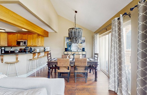 Edwards Condo | Spacious mountain retreat minutes from Beavercreek w/shared pool/hot tub & patio