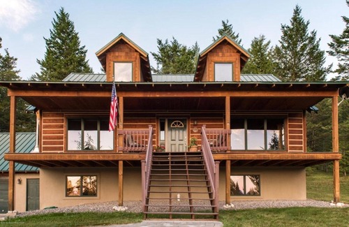Victor House | Spacious Mountain Retreat in the Tetons