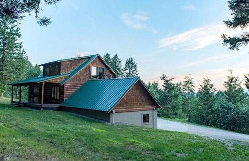 Victor House | Spacious Mountain Retreat in the Tetons