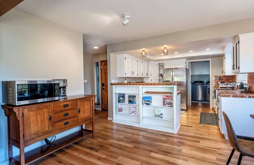 Oakhurst House | Spacious Mountain View Home - Pool, Spa, Game Room & Stunning Views [Sleeps 16]