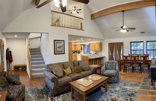 Granite Ridge Cabin | Spacious Multi Family/Group Cabin - 5min to lake and 1/2hr to skiing!
