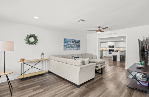 Vero Beach House | Spacious Multi-Unit 8-bedroom house with AC and WiFi in delightful Vero Beach