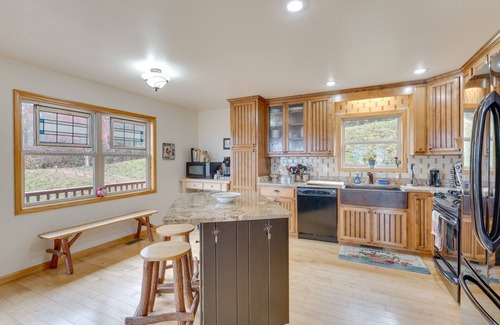 Murphy Cabin | Spacious Murphy Retreat w/Decks & Game Room!