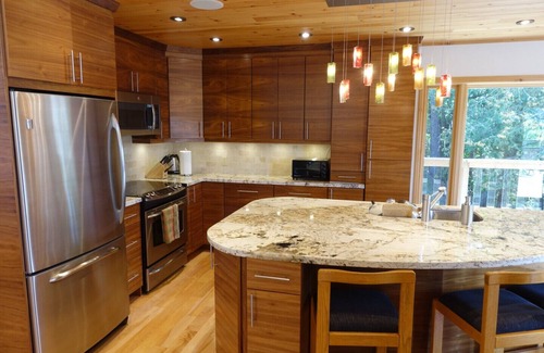 Seguin Cottage | Spacious Muskoka Cottage on Lake Joseph w Boathouse