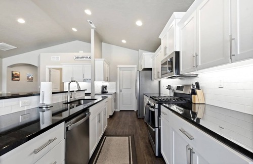 Nampa House | Spacious Nampa Stay | Minutes to Lake, Golf Course, Dining, Shops & I-84