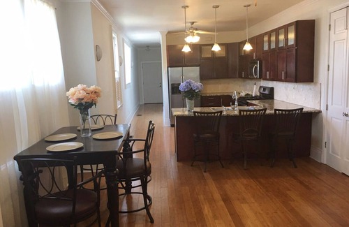 Broadmoor Apartment | Spacious Napoleon Ave Mardi Gras Apartment