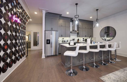 Eastwood House | Spacious Nashville Home With Movie Theater & Games! 8 mins to Broadway!