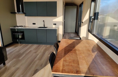 Bant House | Spacious Nature Retreat