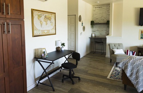 Kapolei House | Spacious, Near Resorts, Beaches, shops and more!