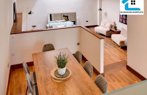 Kemptown House | Spacious near Seafront with Parking By Bluehouse Short Lets Brighton