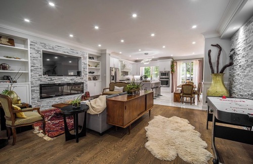 Fallingbrook House | Spacious New Home Fully Furnished - Ideal Location!