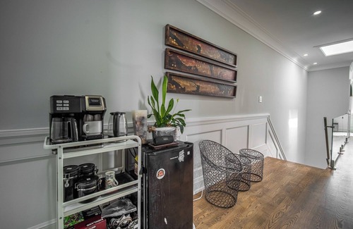 Fallingbrook House | Spacious New Home Fully Furnished - Ideal Location!
