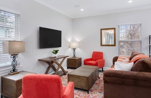 South 7th Ward House | Spacious NEW HOME- Perfect for short term travel