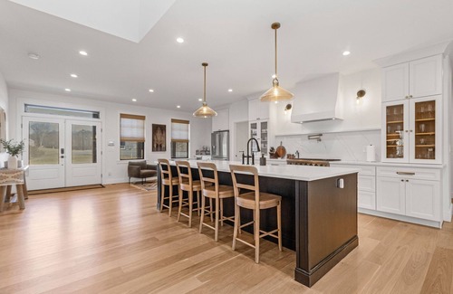 Poughkeepsie House | Spacious New Luxurious holiday house in lovely Hudson Valley