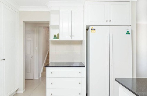 Eight Mile Plains House | Spacious newly redecorated 5BD Family Home