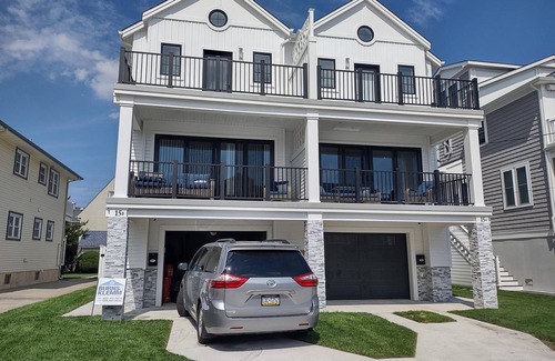 Margate City House | Spacious, newly built 3 fl townhouse, 5 bed/5bath by the beach/bay.