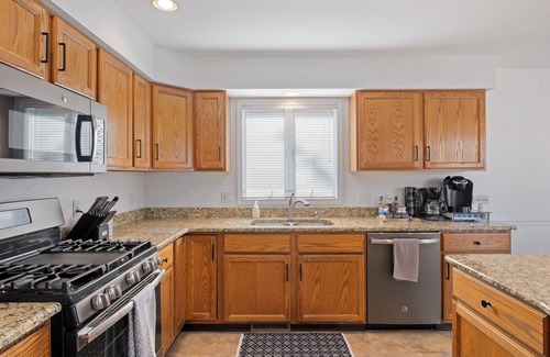 Canadian Lakes House | Spacious, newly furnished 4-bedroom beachfront house in Canadian Lakes
