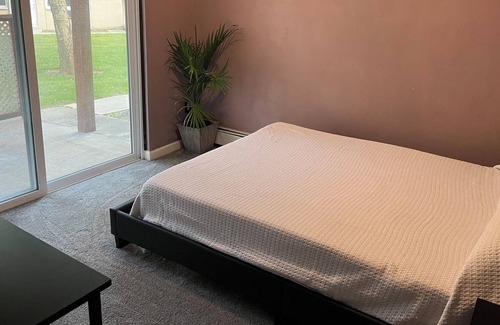 East Brunswick Condo | Spacious Newly Remodeled 2 Bedroom Condo in the Very Heart of Central Jersey