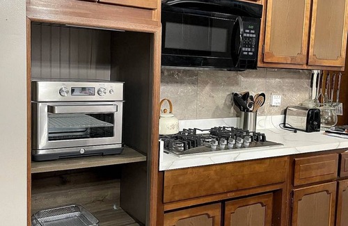 Warsaw House | Spacious & Newly Renovated 3-bedroom house in Warsaw/Winona Lake