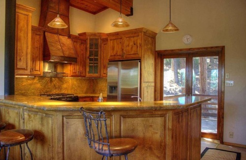 Tahoe Vista House | Spacious-North Lake Tahoe-Views! 5 bedrooms!
