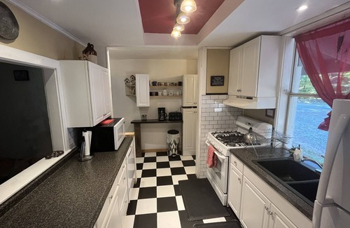 Chocorua House | Spacious Northern Lakes Region One-Level Pet Friendly Home
