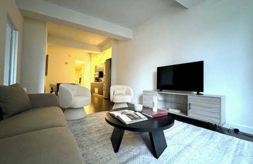 Financial District Apartment | Spacious NYC 1-bedroom; Downtown with 24/7 Doorman