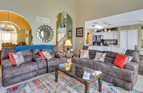 O'Fallon House | Spacious O’Fallon Home w/ Patio on Golf Course!