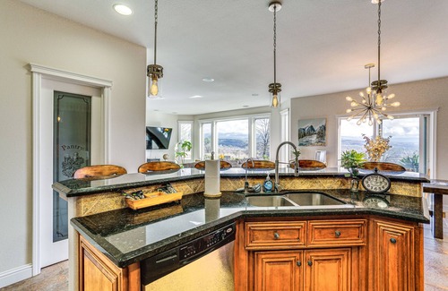 Bella Vista House | Spacious Oak Run Home w/Panoramic Mountain Views!