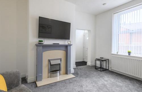 Morley House | Spacious Oasis - Perfect for Large FamiliesGroups Pass The Keys