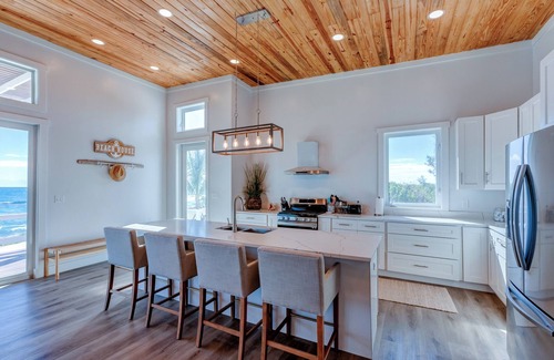 Great Guana Cay House | Spacious Ocean Front Home! Amazing Views!
