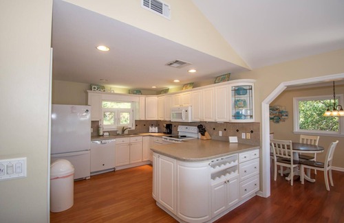 Saint Helena Island House | Spacious Ocean View Home w/ New Furniture, Huge Deck, & WiFi